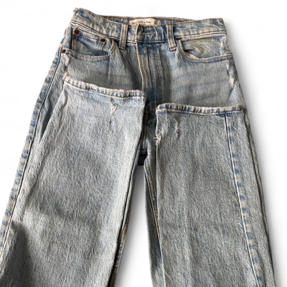 Abercrombie & Fitch Straight High Rise Jeans